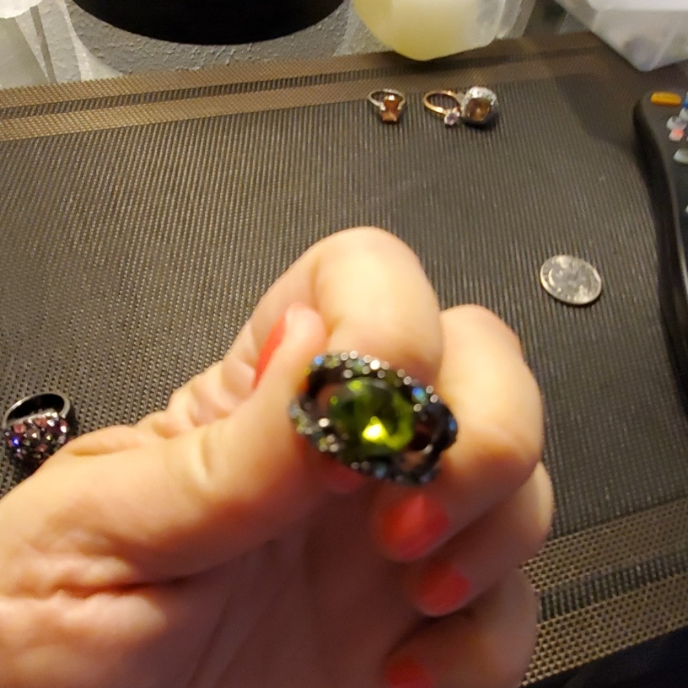 Green ring size 6, square is size 7